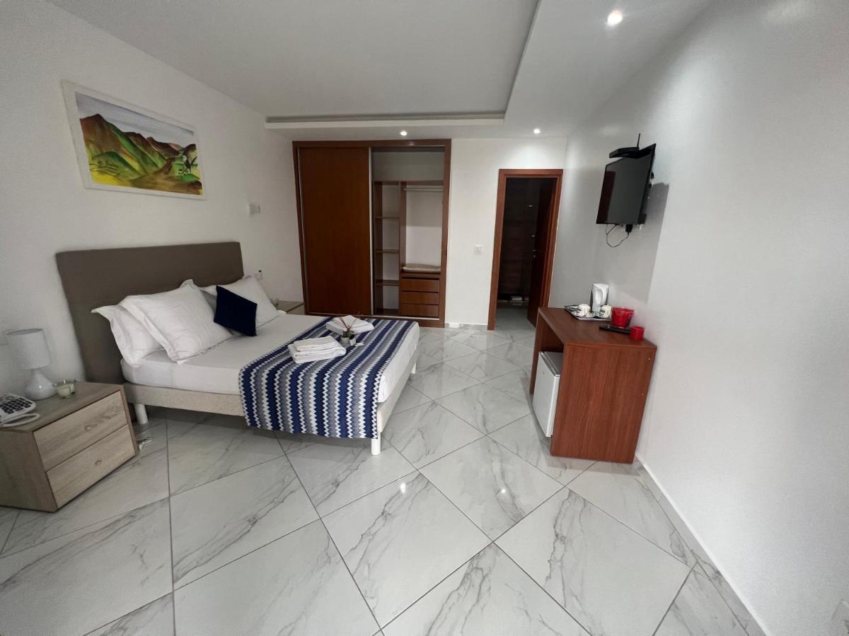 Residencial Santo Amaro Hotell Tarrafal  Exteriör bild