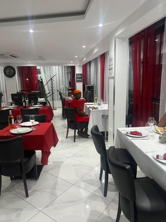 Residencial Santo Amaro Hotell Tarrafal  Exteriör bild